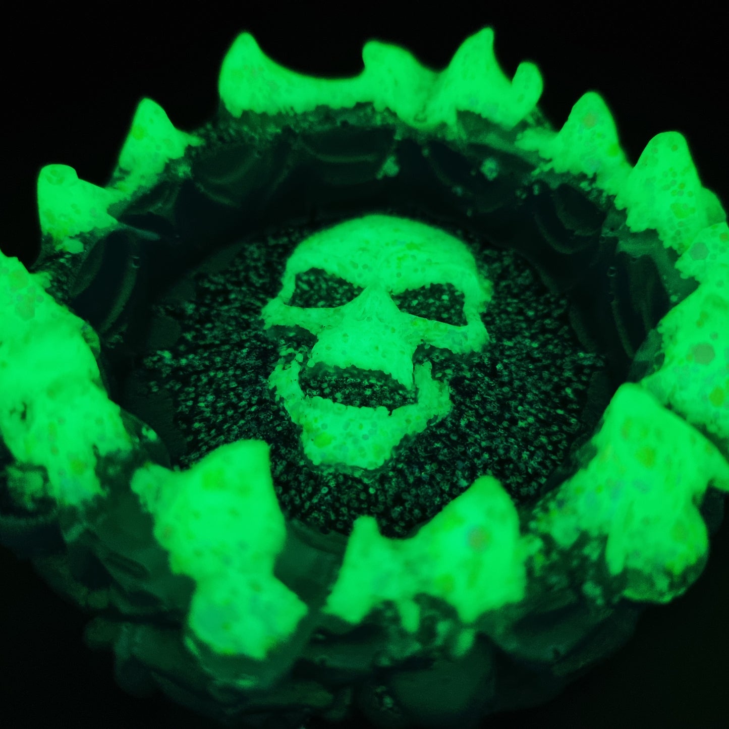 Glow In The Dark Resin Skull Ashtray