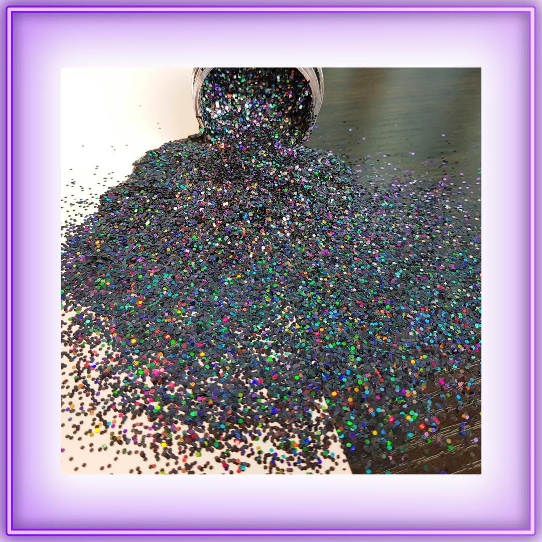 Holographic glitter that shows colours in the rainbow