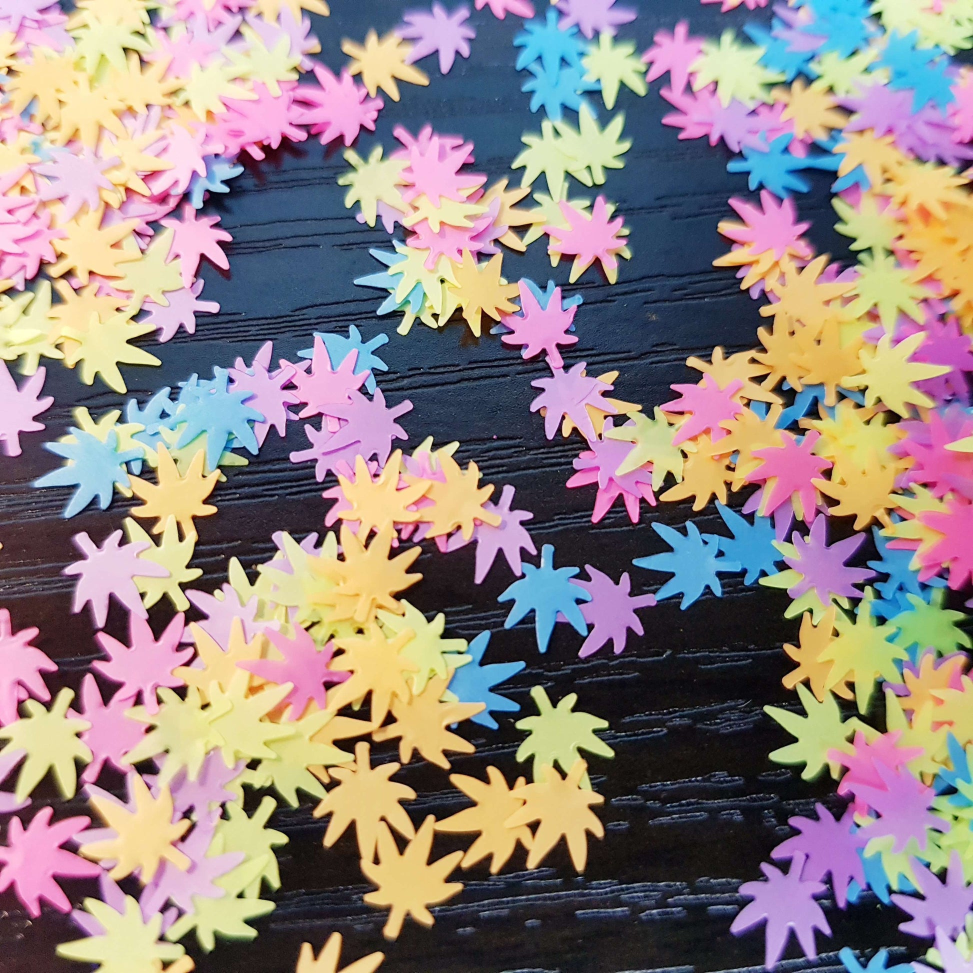 Leaves (Marijuana) - Mystic Art Glitters