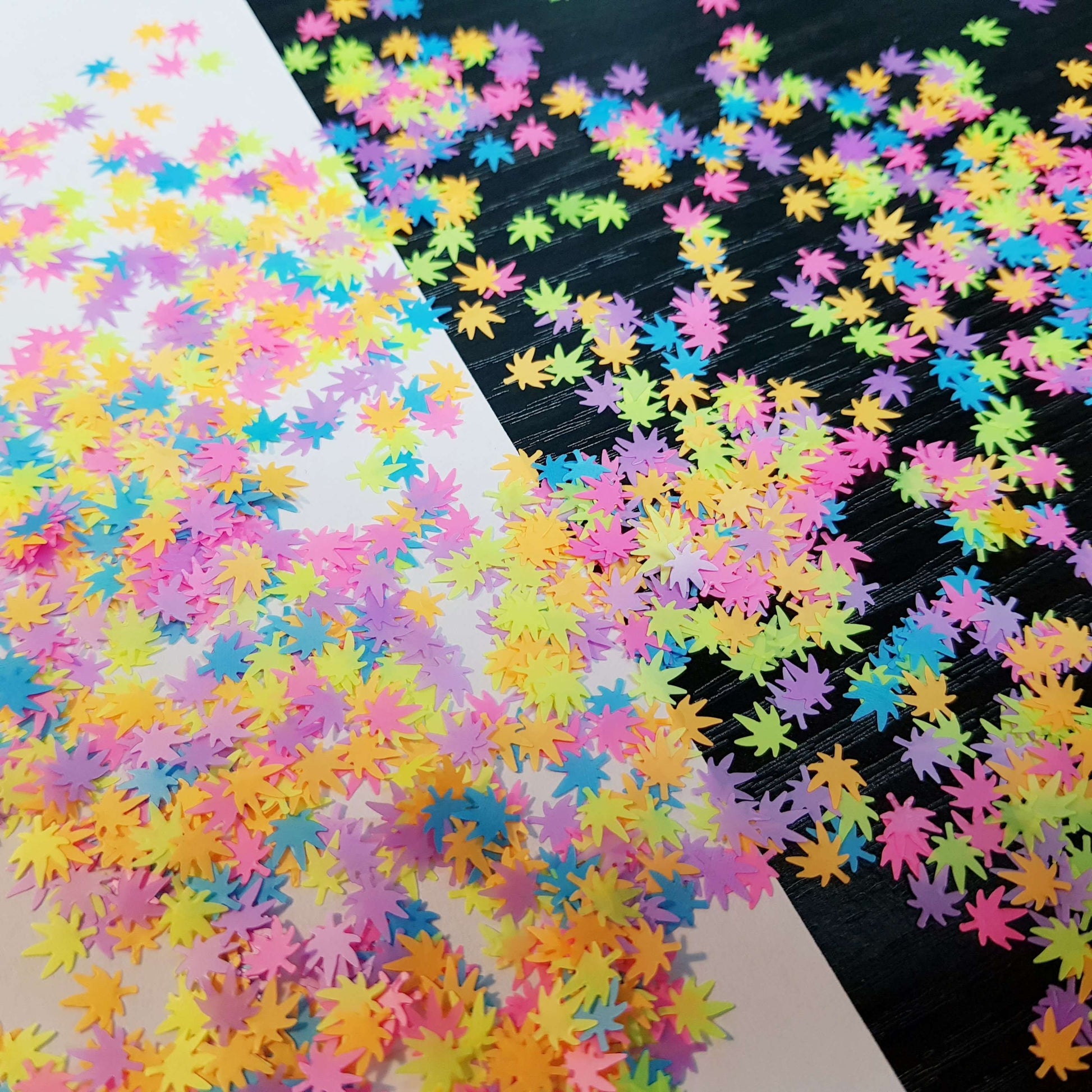 Leaves (Marijuana) - Mystic Art Glitters